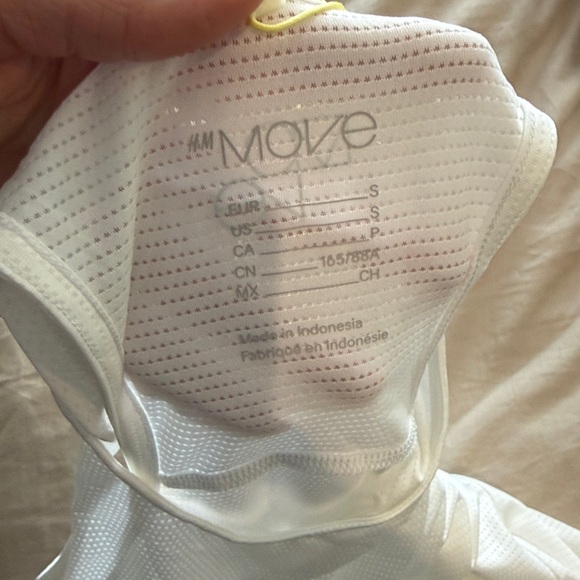 H&M White Racerback Mesh Tank Top - Picture 2 of 3